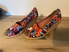 TOMS Wedge-Schuhe mit Blumenmuster (Größe 39-40) kaum getragen