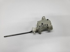 VW Polo 9N2 - Stellmotor Tankklappe Tankdeckel 6Q6810773C (72)