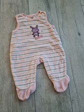 weicher Strampler gestreift