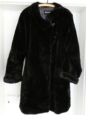 Webpelzmantel schwarz sehr elegant, deutsche Marke