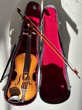 Deko Geige, mit Aufbewahrungskoffer. Bester Zustand. Sehr dekorativ.