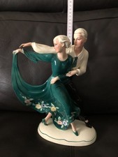 Porzellan Figur Katzhütte