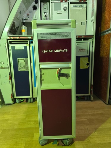 Qatar airways flugzeugtrolley - airways,