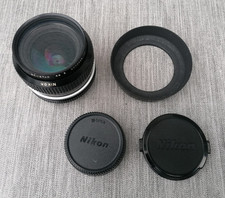 Nikon F NIKKOR 28mm f/2.8 Weitwinkelobjektiv mit Nikon HN-2