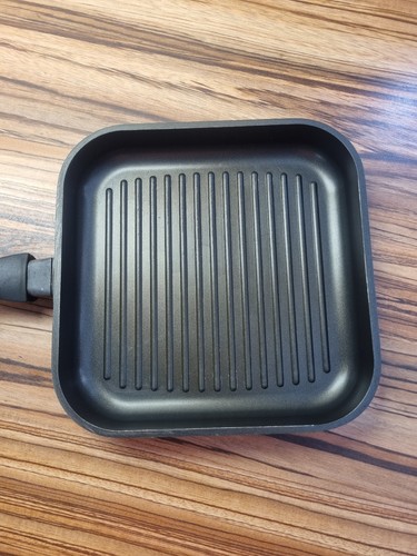 Handliche steakpfanne der - *,