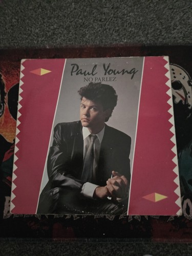 Parlez english singer - by,