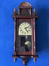 Batteriegetriebene Wanduhr /
