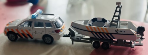 Suv mit bootsanhänger - suv,