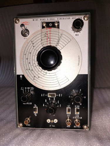 Frequenzgenerator f - frequenzgenerator, (f