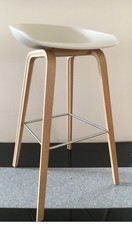 AAS 32 Sitzschale melange cream, Gestell Eiche lackiert, Sitzhöhe 75 cm, Hay