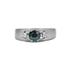Ring mit Safir und 2