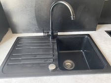 Blanco Waschbecken mit Wasserhahn