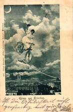 München, Frau mit Fahrrad auf