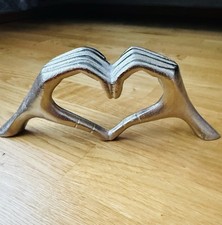 Herz Hand Skulptur