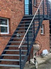 3.0m Podest Treppe Stahltreppe  Eingangstreppe Verzinkt und Pulverbeschichtet