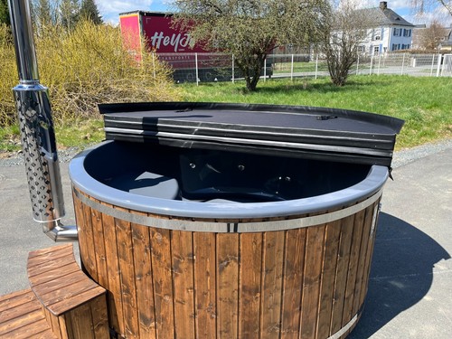 Whirlpool mit holzofen hot - whirlpool,