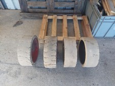 Räder für Scherenhebebühne