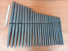 24 historische Orgelpfeifen aus Flötenregister