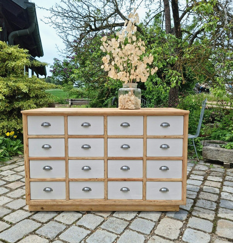 Apothekerschrank