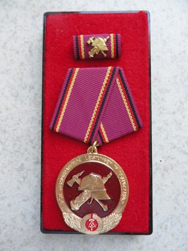 Ehrenzeichen der ddr feuerwehr - ehrenzeichen,
