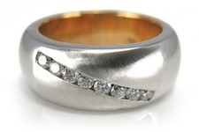 Damen Ring mit 8 Brillanten