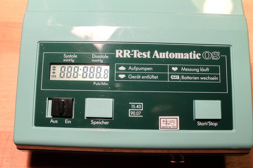 Blutdruckmessgerät test - blutdruckmessgerät, rr-test