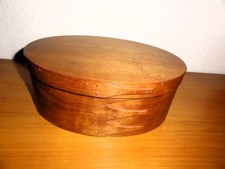 Shaker Box, Schachtel, Original, Kirschbaumholz, mittlere Größe, Vitrinenobjekt