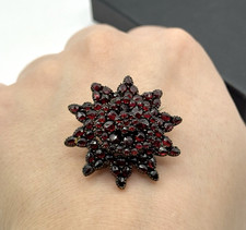 Antike Brosche mit echten