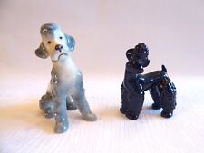 PUDEL HUNDE FIGUREN  2 STÜCK aus PORZELLAN   " VINTAGE "
