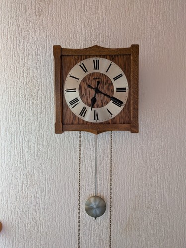 Mechanische wanduhr mit ketten - mechanische,