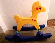 Schönes, buntes Plastik Schaukelpferd für Kleinkinder (ab 1½)