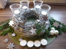 Advents-/Deko-Kranz aus Reisig mit 4 Glashaltern und Teelichtern