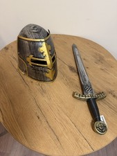 “Ritterhelm + Ritterschwert