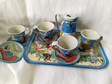 antikes Puppengeschirr aus