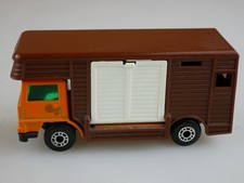 40-B Horse Box Bedford - 57493 Matchbox Superfast Lesney