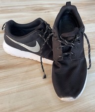 Schwarze Nike Turnschuhe Sportschuhe Unisex Gr.40