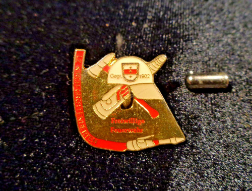 Nadel pin - nadel,