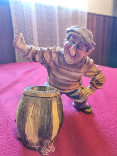 Kunstharzfigur kobold mit fass - kobold,