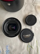 Canon EF 20-35mm f/3.5-4.5 USM Weitwinkelzoom, Ultraschall