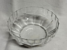 Große Glasschale facettiert