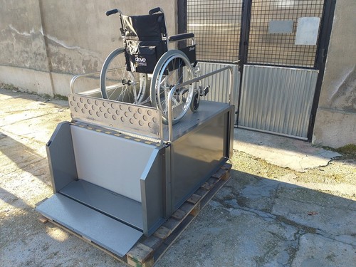 ROLLSTUHLLIFT