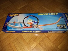 Mattel Hot Wheels Rennbahn Super Loop
