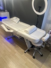 Kosmetikliege + Hocker -