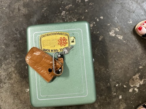 Ddr geldkassette mit schloss - mit,