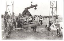 E576 Foto Wehrmacht Archiv Repro Luftwaffe Flugzeug Me109 Pilot JG52 Emblem Kran