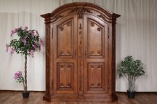 Nr.1943 Dielenschrank Eiche Teilmassiv mit Schnitzereien