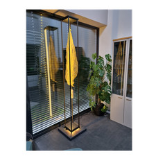 Moderne LED-Stehlampe