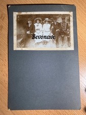 Foto Frau mit Strohhut und