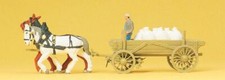 Pferdegezogener Bauernwagen