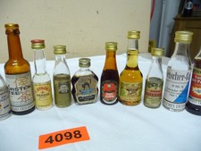 4098.     20 Stück Miniatur Schnaps Spirituosen Sammler Schnapsflaschen